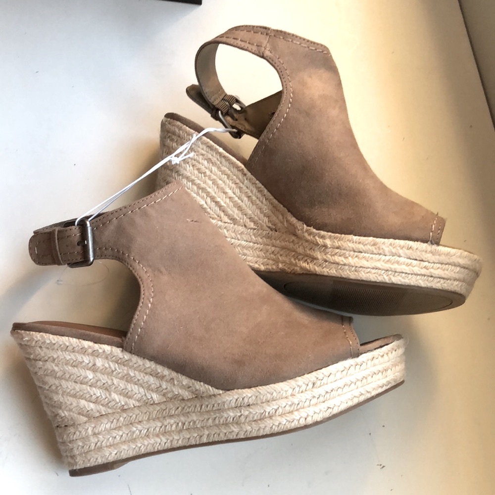 NWT Universal Thread taupe faux suede 4 inch espadrille wedge sandals - Picture 5 of 7